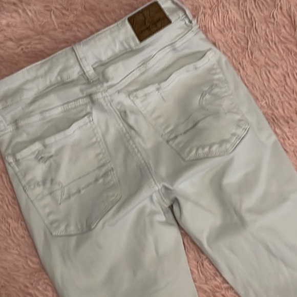 AMERICAN EAGLE OUTFITTERS - Size 0 - High Rise Jegging Crop - Distressed - Picture 7 of 14